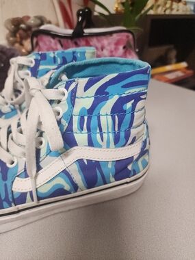 Vans Women's  High-Top Sneakers in Blue, Teal, White Wave Print Size 7